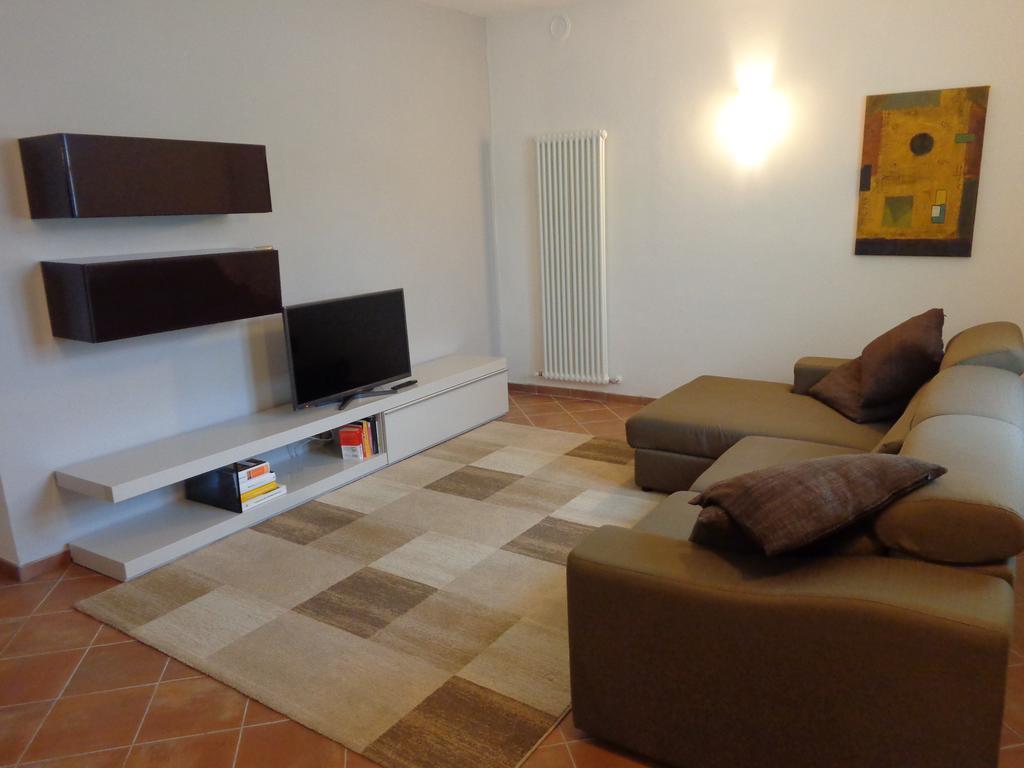 La Casa In Rivalta Villa Verduno Cameră foto